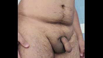 Preview 3 of Sucks Gum Out - Yo Reci&eacute_n ba&ntilde_ado y limpio