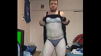 Preview 4 of Bed Bound - Je suis en femme
