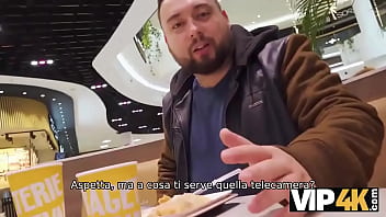 Preview 1 of Seachsex Indian Maid - VIP4K. Un uomo incontra il dolce zenzero al centro commerciale e la scopa per soldi
