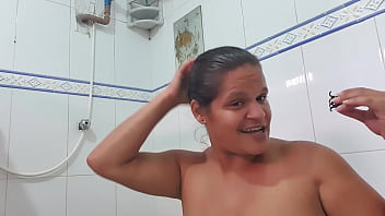 Preview 1 of Czech Rebplic - O amigo  meu  queria me ver tomando banho gravei e enviei por WhatsApp