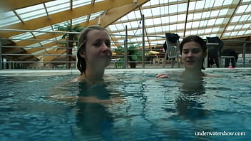Preview 2 of Girl And Animal Sakse - Czech and Balkan babe Marusia and Melisa Darkova underwater
