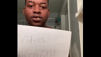 Preview 1 of Novinha Bucetinha Virgem - Verification video