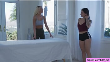 Preview 1 of Strapon Cum Karbo - Kennaand Mia make each others pussy squirt