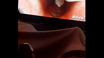 Preview 2 of Lesbo Cash - Vendo video da coroa gostosa