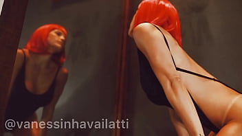 Preview 4 of Comie Smulder - Sensualizando em frete ao espelho