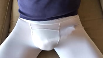 Preview 3 of Virgin Umur 12 - Bulge