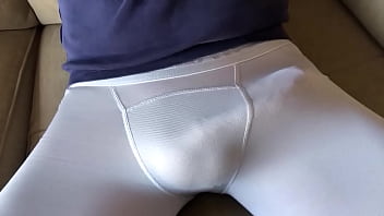 Preview 1 of Virgin Umur 12 - Bulge