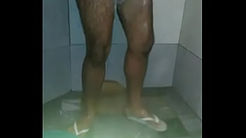 Preview 2 of Marthi Xxx Six Video - Tomando um banho gostoso