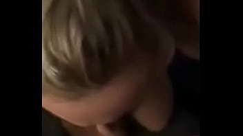 Preview 1 of Desiree Deluca Mom Going Black - Loira chupou dois bem gostoso e tomou leitada na cara