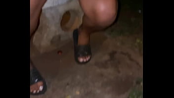 Preview 1 of Eva 4some - Novinha na rua em p&uacute_blico sem calcinha mostrando a buceta para o coroa pra ganhar um Pix