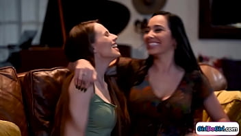 Preview 1 of Milking Ladies - Busty babe facesits and squirting on bff