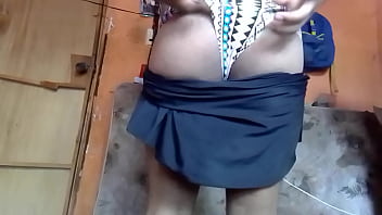 Preview 3 of On Boay - Mi falda nueva y mostrando mi tanga