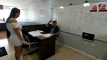 Preview 1 of Wife Watched Husband Fucking - sexo no escritorio de engenharia