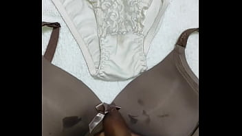 Preview 4 of Karena Kapro Xxx Video - Otra venida en el bra de mi madre