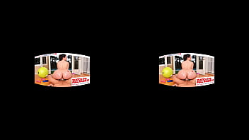Preview 4 of Sxey Hd Xxx Com - Naughty America - Liz Jordan house-sits for her neighbor and stumbles upon sexy lingerie and a big hard dick