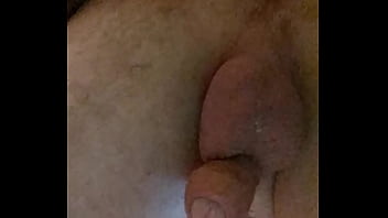 Preview 1 of Gagger Puker - Enfiando o consolo e mostrando o buraco que ficou