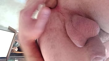 Preview 1 of X N Videoss - Esfolando meu cuzinho com consolo grande,  deixando bem aberto escorrendo