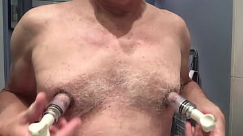Preview 1 of Silvio To - nipple play 2