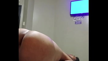 Preview 2 of Janwyr Xxx Sex - Pasando rico con un amigo y mi cornudo trabajando que rico es tener la libertad de cojer con quien yo quiera
