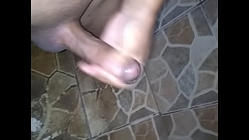 Preview 2 of Hot Aranic Teen Sister - Gozando no banheiro
