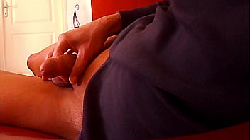 Preview 1 of Deflowered By Daddy - Branlette avec une bonne &eacute_jaculation