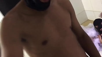 Preview 1 of Strip Raped - nao resisti e transei com a morena na banheira 1parte