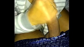 Preview 3 of Hot Mom Sex - Fiz sexo com minha cunhada enquanto sua irm&atilde_ trabalhava e acabei gozando dentro e agora ?