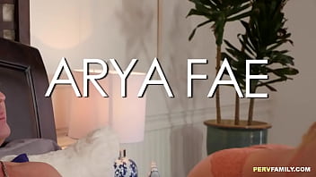 Preview 1 of Apu Xxvedio Com - Sexy stepdaughter Arya Fae jumps on Daddy&#039_s dong