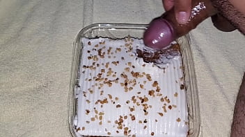 Preview 2 of Cartoon Big Bob Xnxx - Fucking my cream covered carrot cake unloading my favorite cum frosting for a tasty treat.