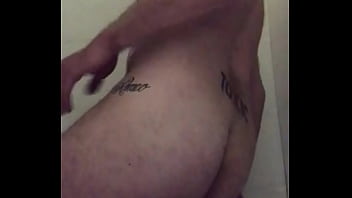 Preview 2 of Tv Serial Xxx Hd Video - Salope gay dans la douche fait son num&eacute_ro de pute pour allumer les mecs