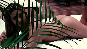 Preview 1 of Xxixn Sexpals - Negro dotado tenta fuder atriz debutante e broxa - Alice Chilena - Hygor Negrao