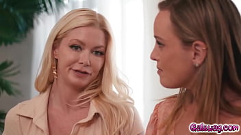 Preview 1 of Sunny Leon Old Videos Lesbian - Serene Siren and Charlie Forde,  decide to take an &#039_Are You Soulmates