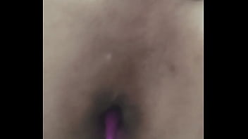 Preview 2 of Anty Bad Night - Dotado branquinho batendo uma com vibrador no cuzinho