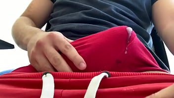 Preview 4 of Iggy Amor - melando a cueca vermelha no home office