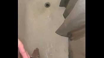 Preview 2 of Le Plus Long - Horny in the shower