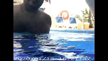Preview 4 of Xxx History Video - Mi papi me mete los dedos en una alberca publica