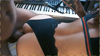 Preview 1 of Hany Moun Full - Se viene tres veces