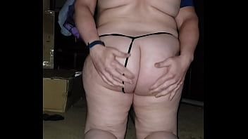 Preview 4 of Reagen Roxx - Thick milf part 1