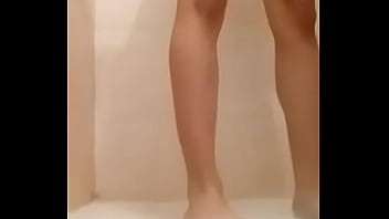 Preview 2 of Sexsany Leon - amigo mostrando el culo y verga en la ducha