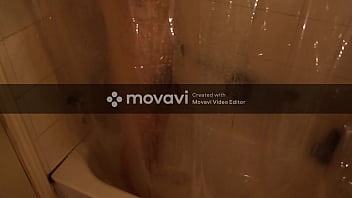 Preview 1 of Naga Lend Xxx - viking0526 prends sa douche