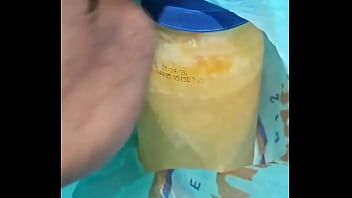 Preview 4 of Indian Saga Sex - O que voc&ecirc_ tem no teu congelador?Eu tenho 500ml de porra congelada.