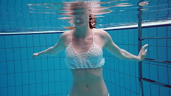 Preview 2 of Pasl Sex - Underwater hottest babe Zelenkina swims naked