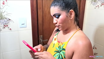 Preview 1 of Ella Mensah Hot Boobs - Batendo um siririca no banheiro