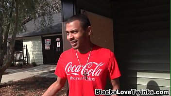 Preview 1 of Versaut Auf Mdma - Gay guy sucking huge black rod