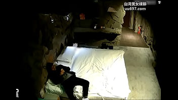 Preview 1 of Sex Bf Move - 对白清晰稀有洞穴情趣酒店偷拍女同开房貌似春哥的女背背口活非常厉害