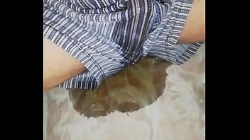 Preview 3 of Indian Auntie X Vedios - Piss in pants