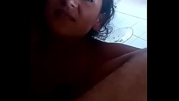 Preview 4 of Filipina Mom And Daughter - 10. Le encanta saborear mi piel
