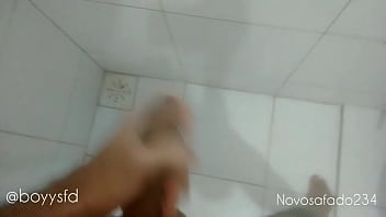 Preview 4 of Monster Cock For A Brown Bunny - batendo uma no banheiro - part 2