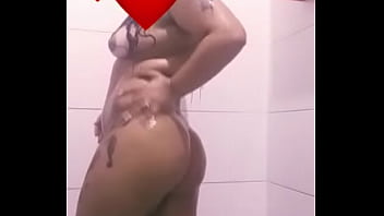 Preview 4 of Russian Whore Anal - cavala casada no banho