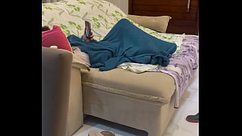 Preview 1 of Raj Hindi Movie - Esposa masturbando assistindo pornografia no sof&aacute_